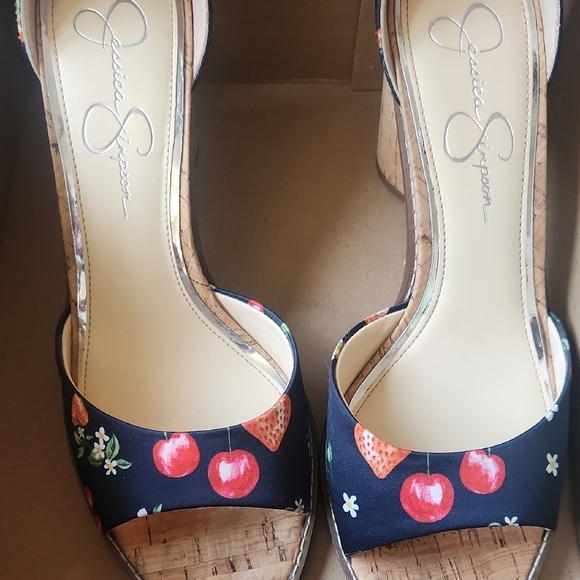 Jessica Simpson Black Cherry Pattern Heels - Picture 1 of 12